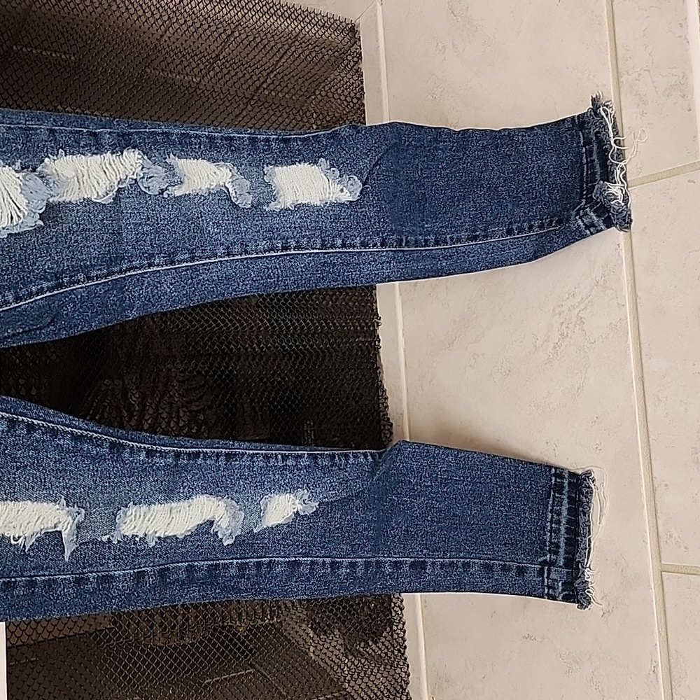 π GUESS 1981 Ripped Skinny Jeans π - Picture 12 of 16
